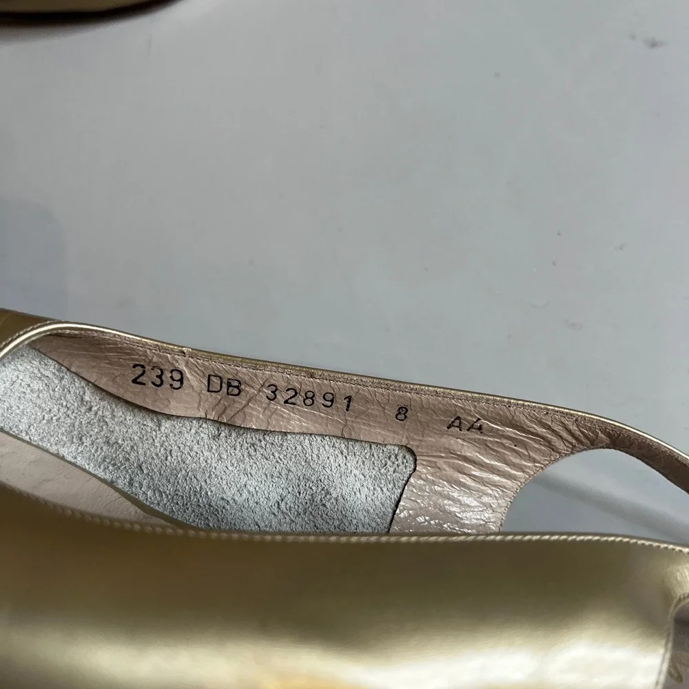 Salvatore Ferragamo Gold Leather Slingback Peep Toe Wedge Sandals Size 8‎ AA